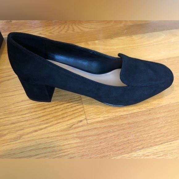 BANANA REPUBLIC low block heel suede black size 8.5 - Picture 2 of 4